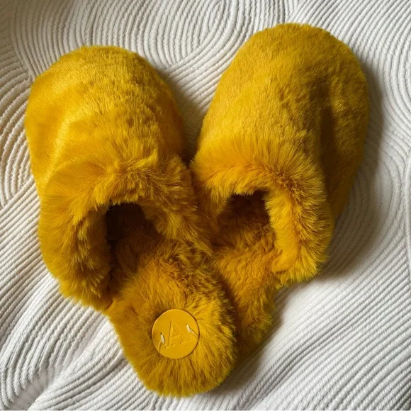 NWOT Anthropologie Faux Fur Slippers in Yellow - Picture 2 of 10